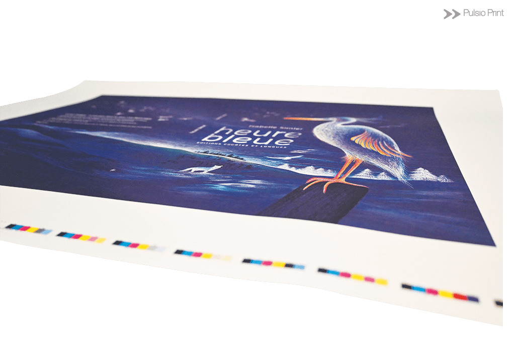 Пълноцветна корица на книга с отпечатана реална проба